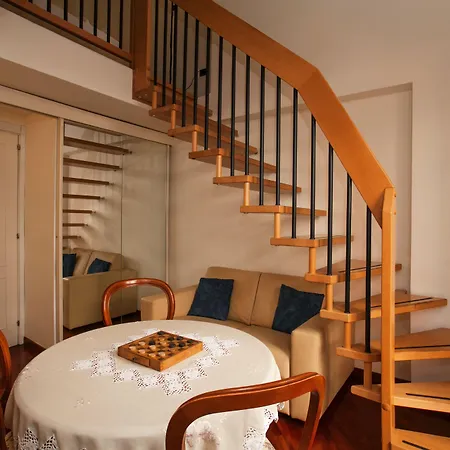 左狄雅库斯公寓 4*