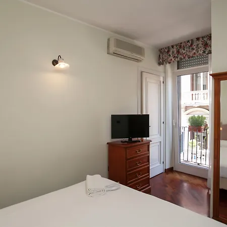 左狄雅库斯公寓 4* 巴里