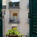 Zodiacus מלון דירות 4*