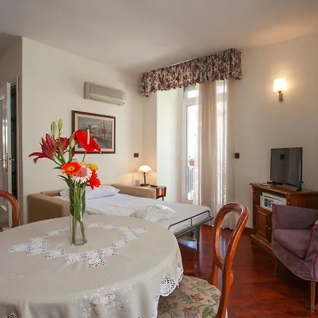 Zodiacus Apartmanhotel
