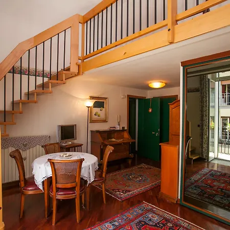 左狄雅库斯公寓 4* 巴里