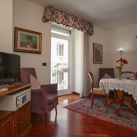 Zodiacus Hotel de apartamente