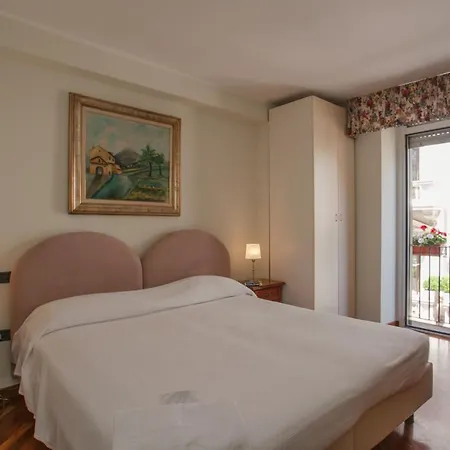 Zodiacus Hotel de apartamente